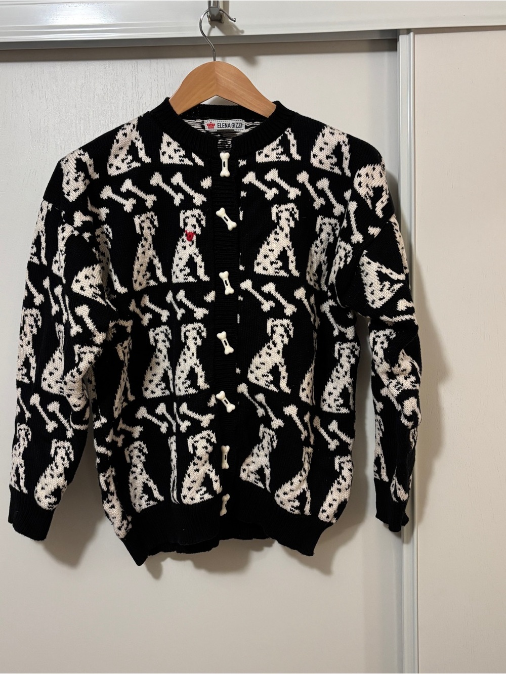 Vintage Womens Novelty Sweater Size M Dalmation Red Collar Dog Bone Buttons Rare - Picture 2 of 7
